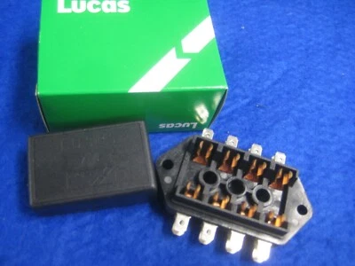 LUCAS  4 FUSE BOX AND LID MGB MGB GT MIDGET **F2A - Image 1 of 4