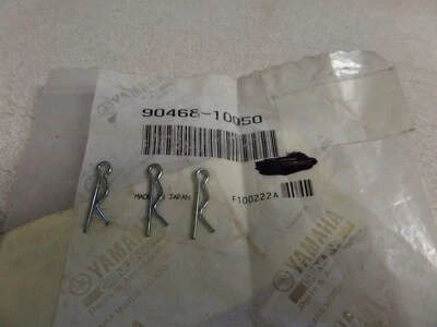 NOS 雅马哈夹子 1969 AS2C 1969 - 1971 AT1 1972 - 1973 AT2 1973 AT3 90468-10050 数量3 — 第 1/4 张图片