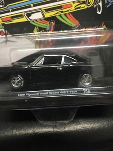 M2 1:64 1969 Plymouth Road Runner 440 paquete de seis/negro - Imagen 1 de 3