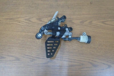 Yamaha YZF R6 2018 cilindro maestro de freno trasero con pedal BN6-2583V-00-00 Foto 1 de 4