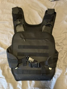 Neu Open Box-JumpOff Jo Militär-inspirierte Babytrage für Väter schwarz mit MOLLE - Bild 1 von 3