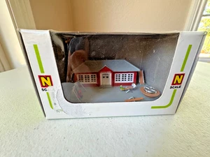 Bachmann #45807 N Scale Schoolhouse Built Building with/Equipment w/box - Picture 1 of 8