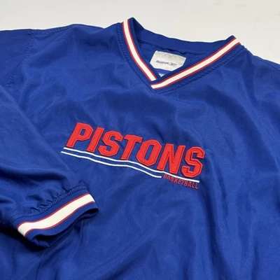 Chaqueta Reebok Detroit Pistons Para Hombre 2XL Azul NBA Baloncesto Pullover Cuello en V Foto 1 de 4