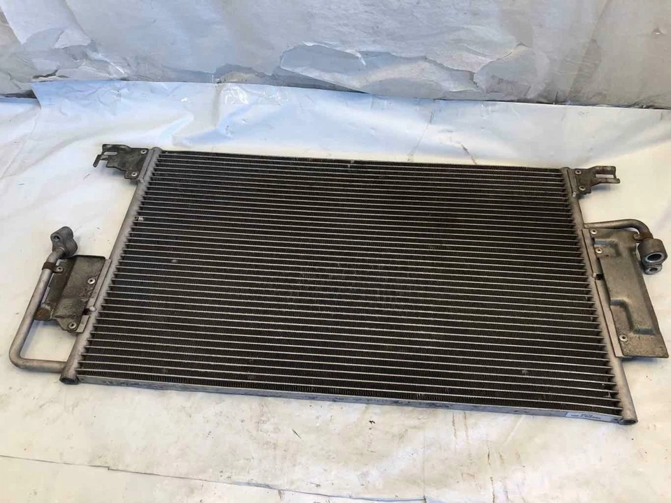 Condensador aire acondicionado Saturn Vue 2004-2007 4 cilindros 2,2 L tracción delantera manual Foto 1 de 4