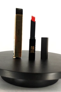 LÁPIZ LABIAL MATE RADICAL TERCIOPELO DELGADO - Orange Surge #305 - Imagen 1 de 6