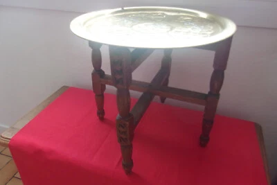 TABLE ORIENTALE PLIANTE AVEC PLATEAU/TABLE D'APPOINT POUR APERITIF/PETIT MEUBLE - Photo 1/4