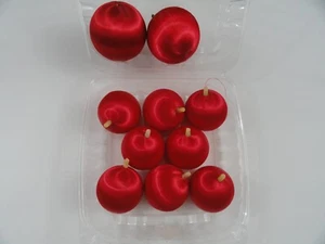 10 Vtg Red Satin Sheen Christmas Ornaments Plastic Unbreakable 2.25-3" Dia - Picture 1 of 3