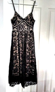 NSR Cocktail Midi Häkel Spitze Stretch Kleid Spaghetti gefüttert Fit and Flare M - Bild 1 von 6