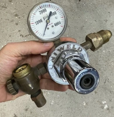 Regulador caudalímetro serie Uniweld RHF8214 RHF Foto 1 de 4