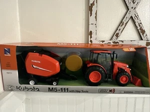 New Ray 1/18 Plastic Kubota M5-111 Tractor with Hay Baler & Sounds SS-33033 - Picture 1 of 3