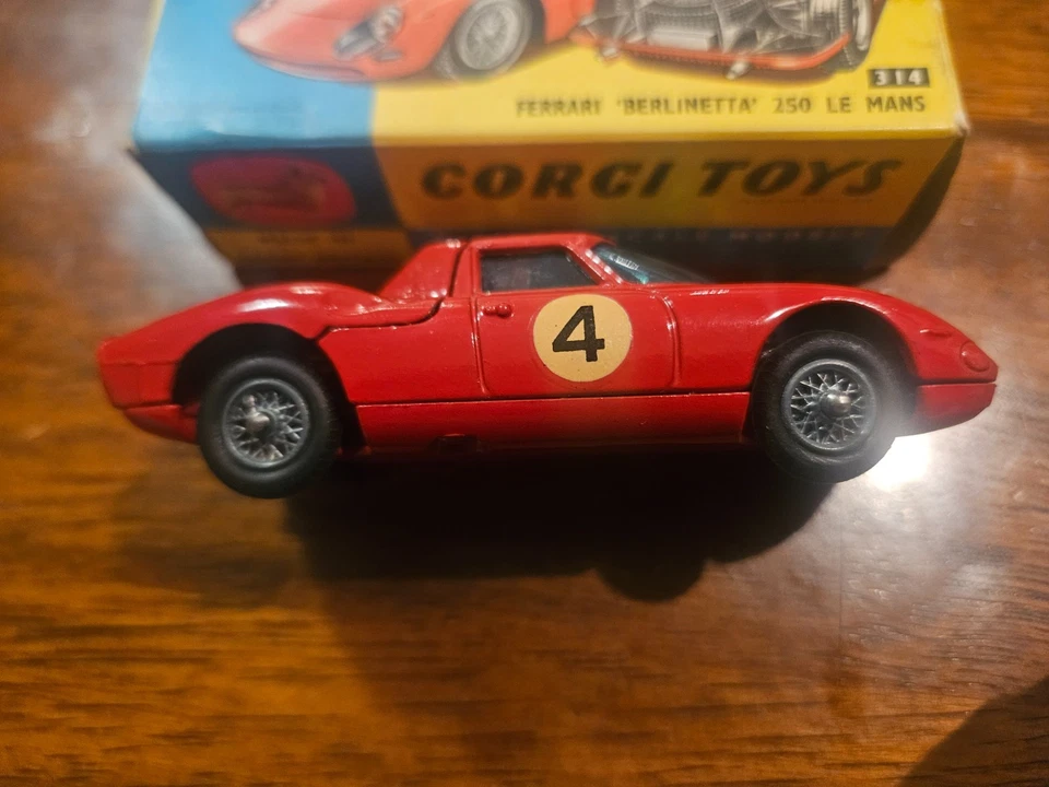 RARO 1960 CORGI TOYS FERRARI BERLINETTA SIN USAR, EN CAJA Foto 1 de 4