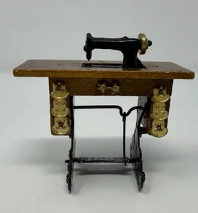 Vintage Puppenhaus Miniatur Singer Tret Nähmaschine 1:12 - Bild 1 von 4