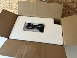 NEW Zebra ZT231R RFID, 203DPI, Eth/USB/BT/Ser PRINTER Label Printer Thermal - Picture 1 of 2