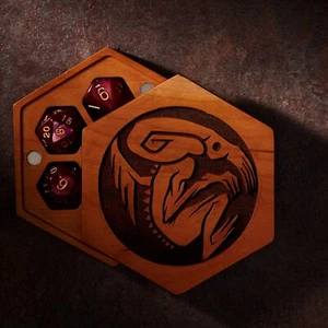 Cthulhu | Dice Box DnD | NETURAL CHERRY WOOD | Dice Vault | DnD Dice Set - Picture 1 of 5