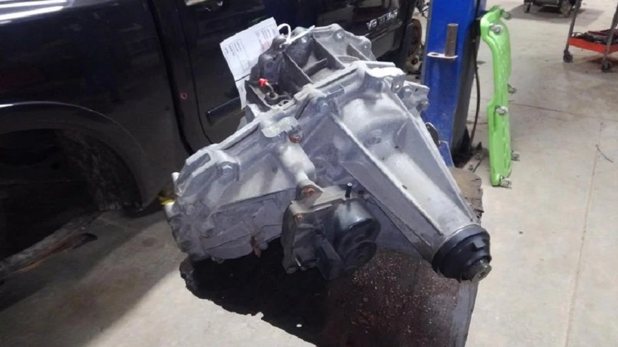 2005-2012 Nissan Pathfinder Transfer Case Assembly OEM - Image 1 of 4