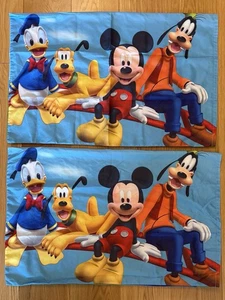 2 fundas de almohada de poliéster Disney Mickey Mouse Clubhouse Donald Pluto Goofy - Imagen 1 de 3