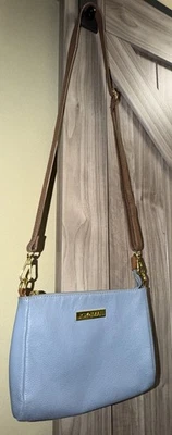 Bandolera JOY & IMAN de cuero azul pálido guijarro genuino  Foto 1 de 4