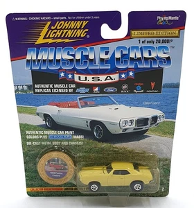 Johnny Lightning 1/64 Scale 202-02 - Muscle Cars 1969 Pontiac Firebird - Yellow - Picture 1 of 5