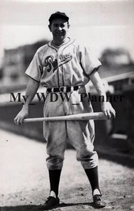 Vintage Photo 67 - Philadelphia Phillies - Bud Hafey - Picture 1 of 2