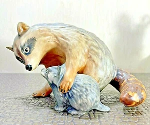 1978 Goebel Mother & Baby Racoon Figurine, #66045 - Picture 1 of 6