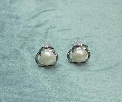 Natural 7mm White Pearl Stud Earring silver Plate  - Image 1 of 3