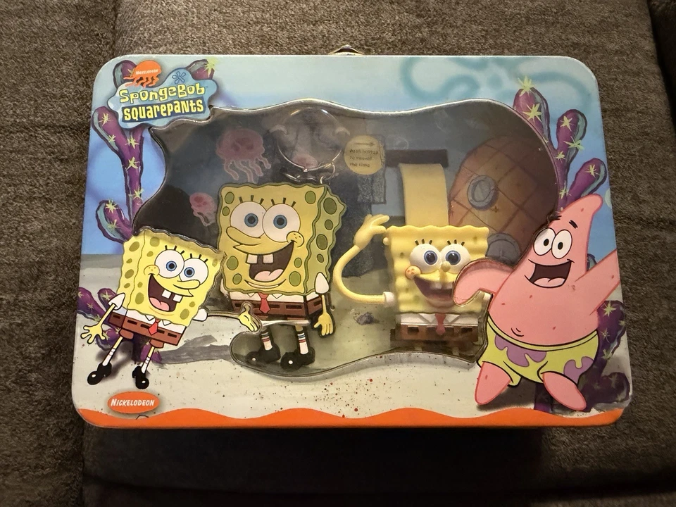 Reloj y llavero Bob Esponja Squarepants en hojalata Foto 1 de 4