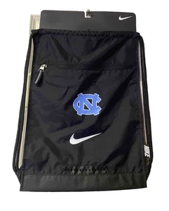 Nike ~ Universidad de Carolina del Norte ~ Bolsa de saco de gimnasio utilitaria ~ Nueva con etiquetas ~ UNC - Imagen 1 de 11