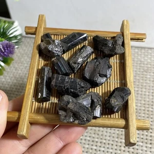 10pz 43g Cristallo di Tormalina Nera Naturale Gemma Esemplare Minerale Grezzo - Foto 1 di 12