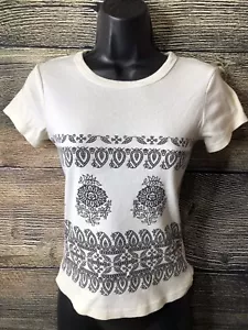 US JUNGEN KLEINES WEISS/SCHWARZES GEBLÜMTES T-SHIRT (28 X 20) OHNE ETIKETT - Bild 1 von 3