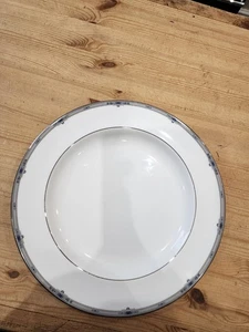 Wedgwood AMHERST 13.25" circular serving platter - Picture 1 of 1