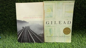 lot Of 2 Books Housekeeping & Gilead Paperback By Marilynne Robinson - Picture 1 of 8