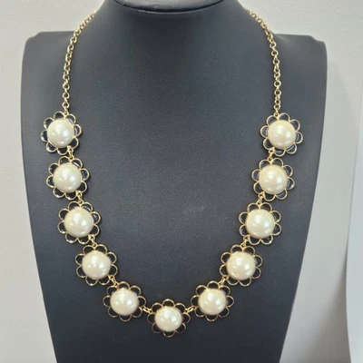 Collar Kate Spade Flor Negra Blanco Imitación Perla Tono Dorado Declaración Ajustable Foto 1 de 4