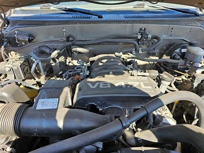 Alternador usado compatible con: Toyota Sequoia 2006 8 cilindros 130 amperios grado A Foto 1 de 4