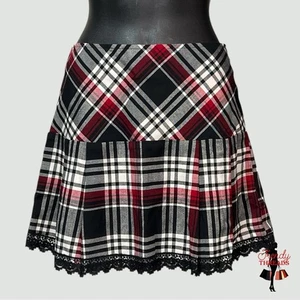 VTG 90s SMALL Plaid High Rise Pleated Mini Skirt Punk Twee Black White Red Lace - Picture 1 of 5