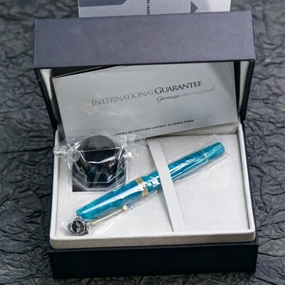 Pluma Estilográfica Leonardo Momento Mágico Oro Esmeralda, Elástica EF 14KT Oro Nuevo en Caja Foto 1 de 4