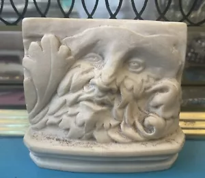 Green Man Foliate Panel Figurine - Picture 1 of 5