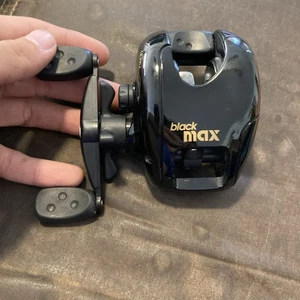 Abu Garcia Ambassadeur Black Max Ultra Cast Baitcasting Angelrolle - Bild 1 von 6