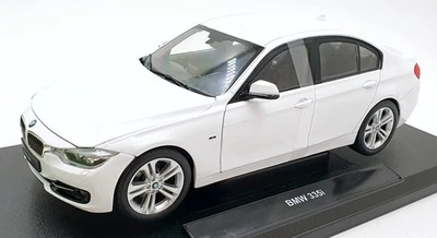 Welly 1/18 Scale Diecast 18043W - BMW 335i Saloon - White - Image 1 of 4