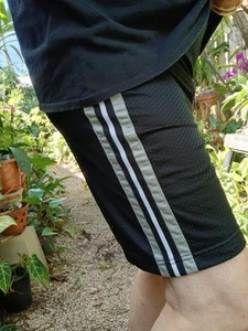 Vintage NIKE Shorts Youth Large Black Athletic 90s Nylon Mesh Boys - Picture 1 of 5