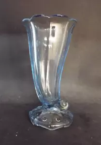 VINTAGE MOULDED BLUE GLASS HORN OF PLENTY VASE - Picture 1 of 5