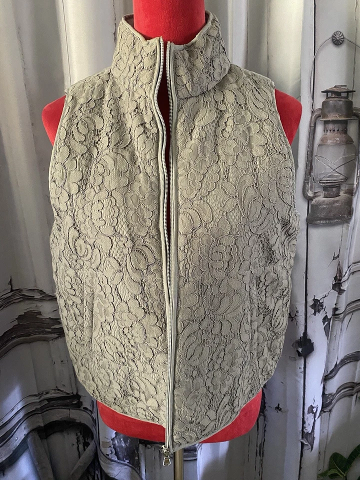 Women’s Vest Sz 12P - Image 1 of 4