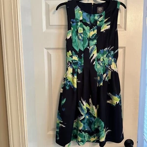 Vince Camuto dunkelblau grün gelb Plissee Fit and Flare Kleid Größe 8 - Bild 1 von 6
