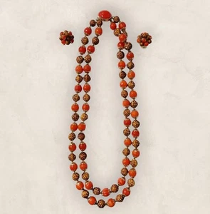 VINTAGE ORANGE LUCITE BEADS PINECONE-LIKE TWO STRAND NECKLACE & EARRINGS - Picture 1 of 6