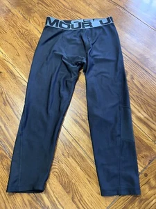 Under Armour Boys Fitted Heatgear Cropped Leggings XL Youth Black Compression - Picture 1 of 7