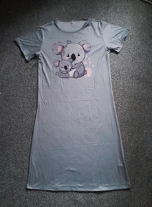 DAMEN SCHLAFKLEID🐨 SÜSS ENTZÜCKENDER KOALABÄR 🐨UND HERZEN 💞 UK8 🐨HELLGRAU - Bild 1 von 12