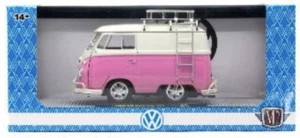 M2 MACHINES 1960 VW DELIVERY VAN 1:24 SCALE - Picture 1 of 3