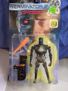 Vintage 1991 Kenner EndoGlow Terminator 2 with Flamethrower Blaster T2 on card - Bild 1 von 2