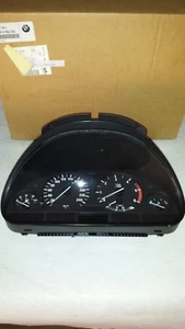 Original BMW Instrumentenkombination Tacho kmh Instruments combination E39 - Bild 1 von 1