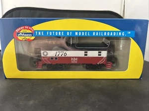 Athearn ~ Bicentennial CUPOLA Caboose ~ 74166 ~ #1981 ~ B & LE ~ Ho Scale 2006 - Picture 1 of 7