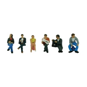 Bachmann 36-045 OO Gauge Station Passengers Sitting - Picture 1 of 1